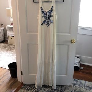 Super cute solitaire white maxi